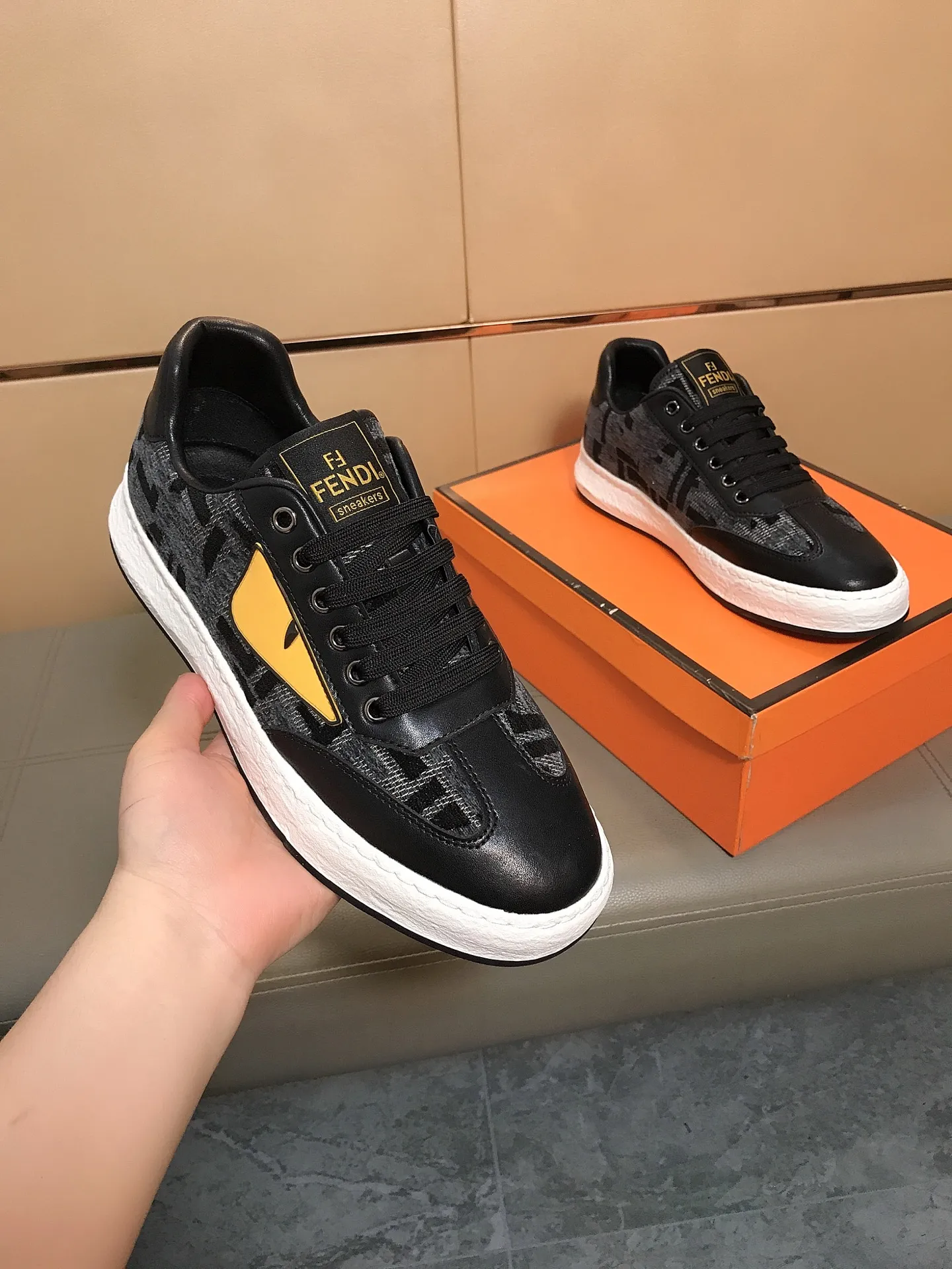 Men's Men's Shoes 230 🔆🔆👉Fendi [Fendi] Men's new low-top casual shoes are on the market🔥The shoe body is made of brand-specific printed fabric + cowhide, sheepskin foot pads, breathable and not covering the feet! Fashionable casual shoes 🙈Outsole is ultra-light, non-slip and wear-resistant👣 Standard size 38-44